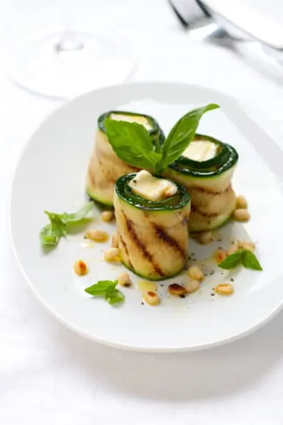  кабачковые рулетики с сыром