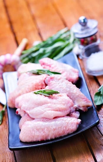  куриные крылья в клюквенном соусе