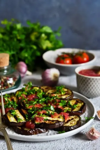 Острые баклажаны с чесноком: пикантная быстрая закуска – простой рецепт с фото