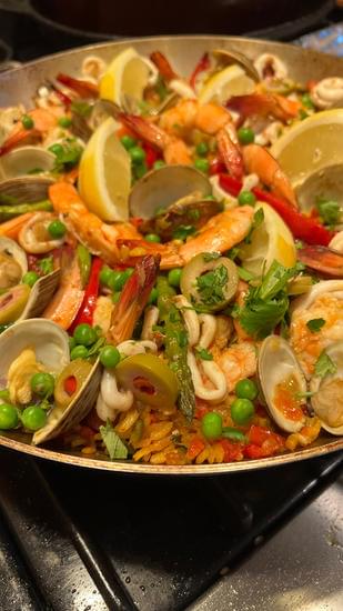 Настоящая испанская паэлья с морепродуктами: классический пошаговый рецепт с фото