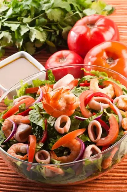  праздничный салат с морепродуктами