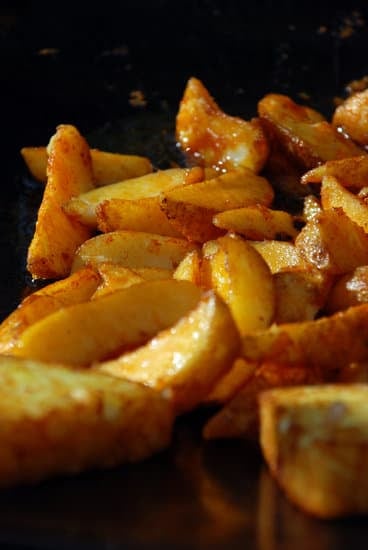  рецепт картофеля дольками в духовке