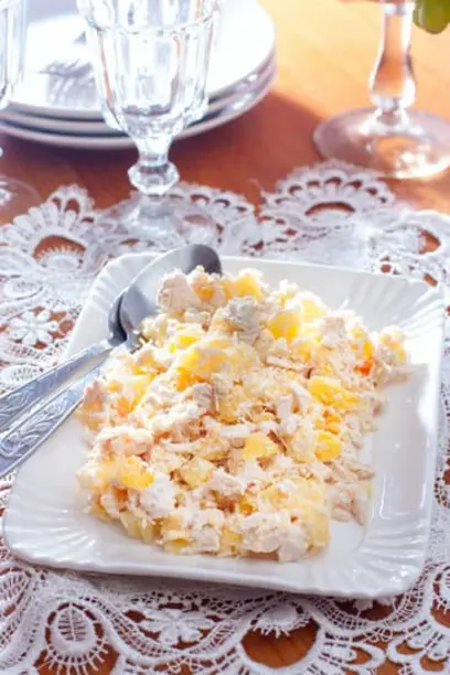 Идеальный новогодний салат из курицы и ананаса: подробный рецепт с фото