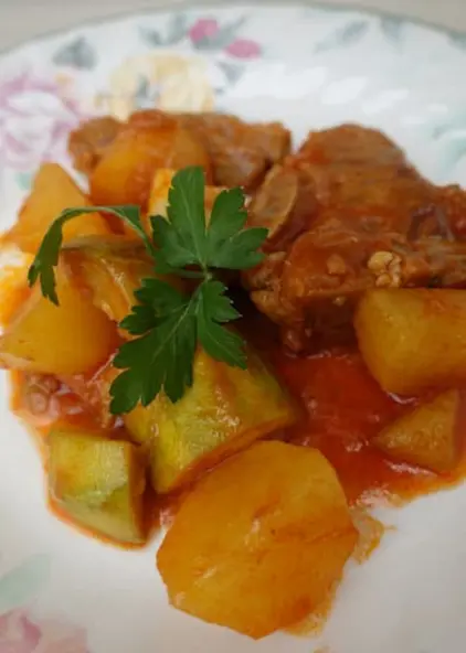 Нежные тушеные кабачки с мясом и картошкой: пошаговый рецепт с фото и видео