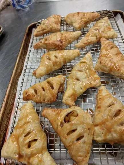  яблочные слойки