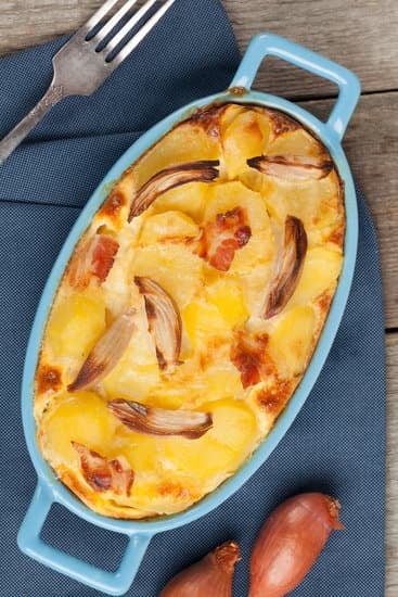  запеканка из картофеля с курицей и овощами