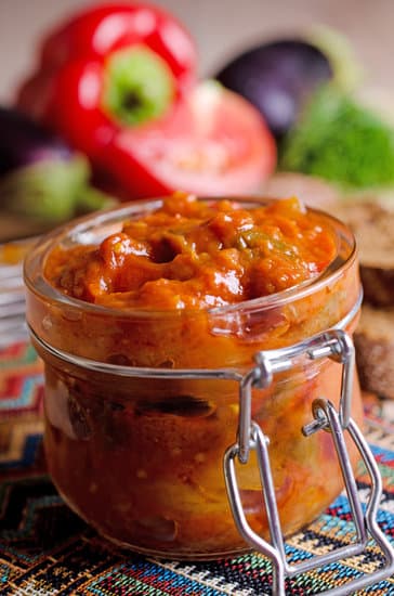 рецепт баклажанной икры с помидорами и перцем