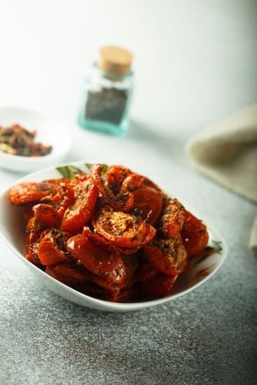 рецепт фокаччи с вялеными помидорами