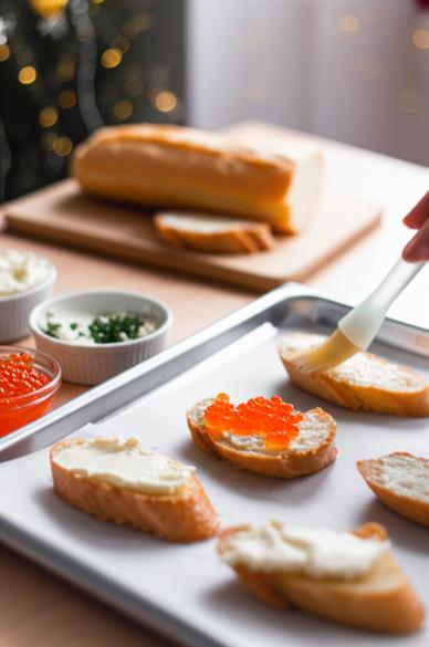 праздничные гренки с икрой