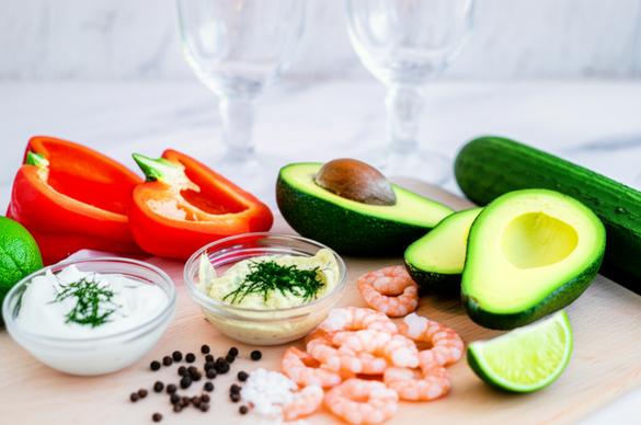 салаты в стакане