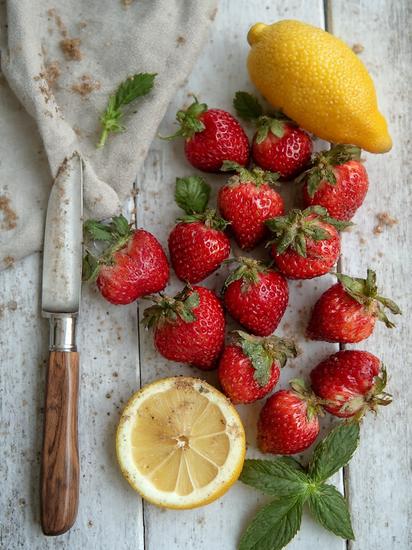 компот из клубники с мятой и лимоном